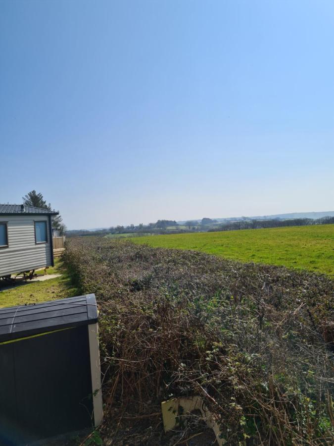 Beautiful 2 Bedroom Caravan, Holiday Park Tenby Saint Florence Exterior photo