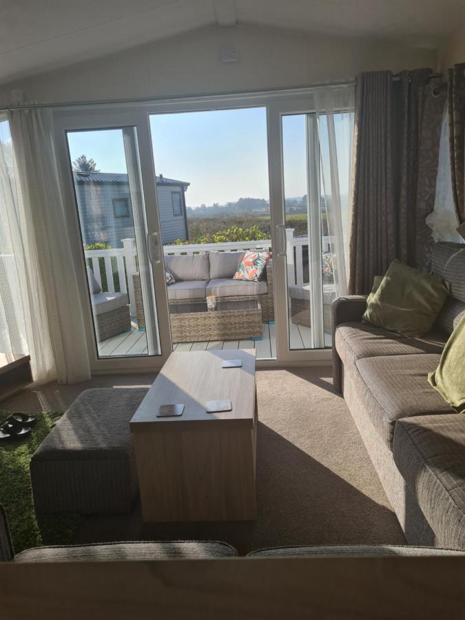 Beautiful 2 Bedroom Caravan, Holiday Park Tenby Saint Florence Exterior photo